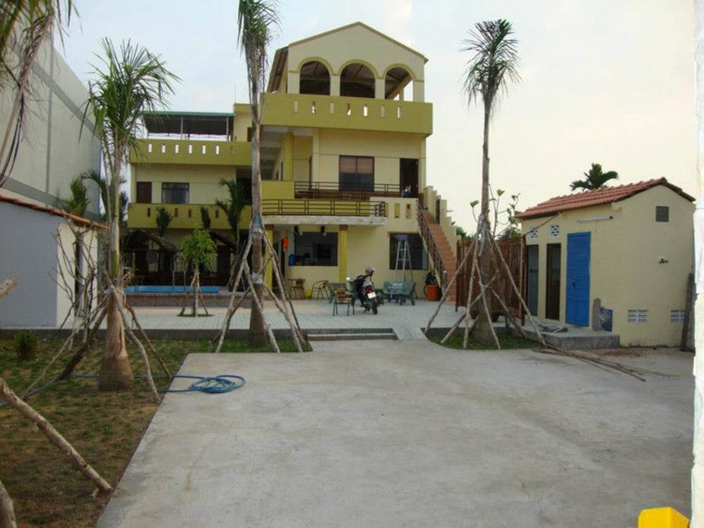 Oasis Hotel