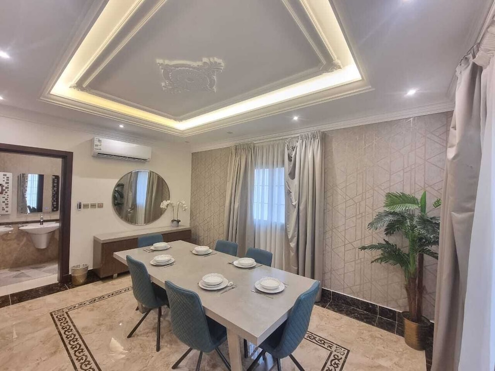 Hometel Khozama Jed