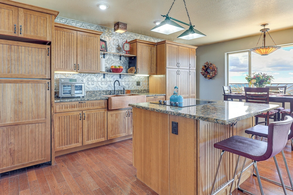 Panoramic Vistas & Pergola: Silver City Escape!
