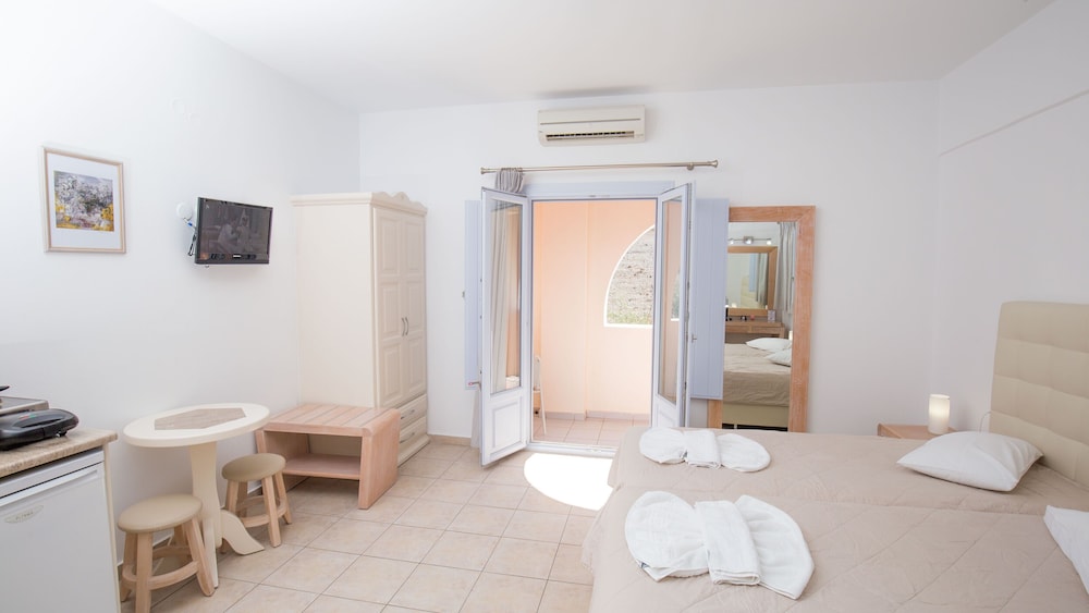 Erato Apartments