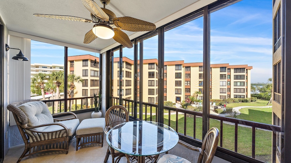 'bout Time 2 Bedroom Condo