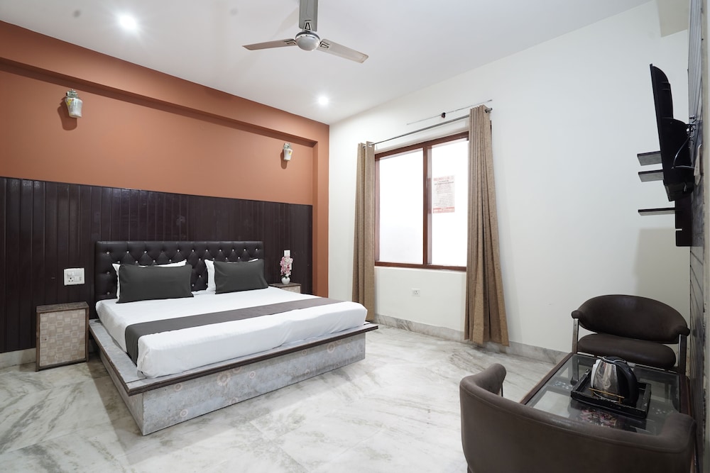 Hotel Raj Mahal