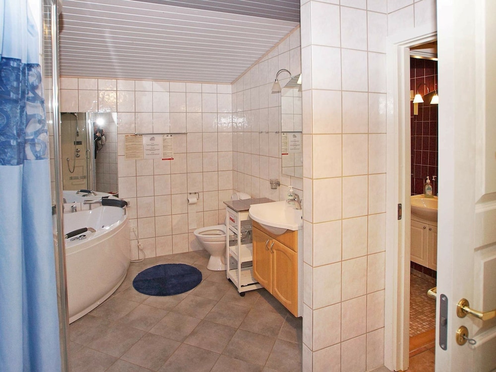 Photo 12