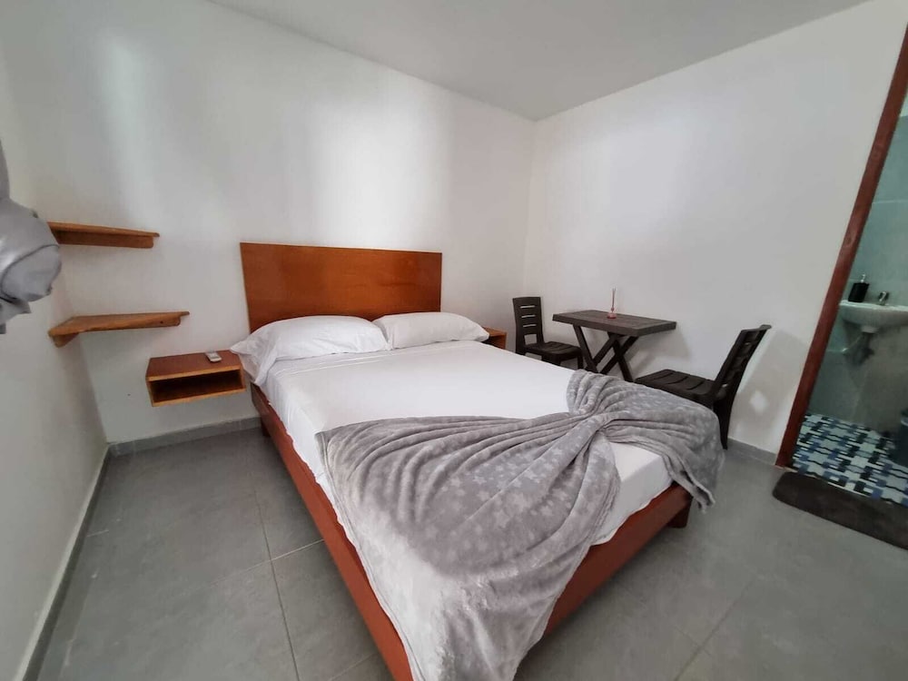 LAS CASCADAS HOSTEL TAYRONA