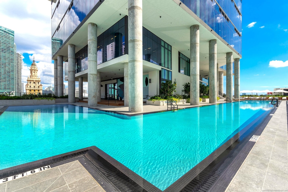 Stylish Downtown Miami Condo with Views