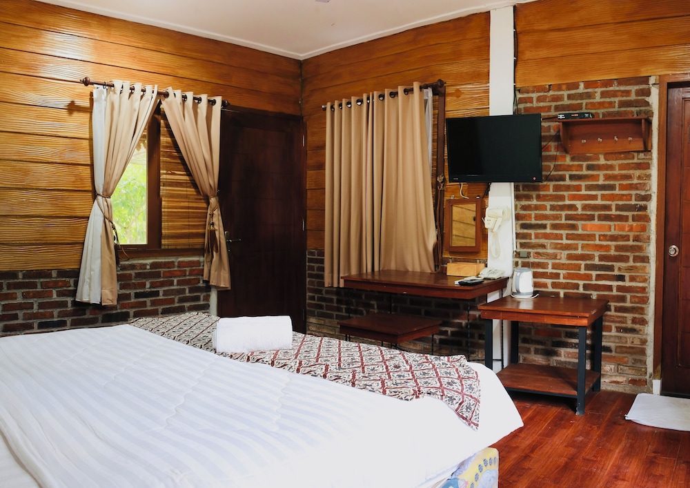 GIRI TENGAH RESORT BOROBUDUR