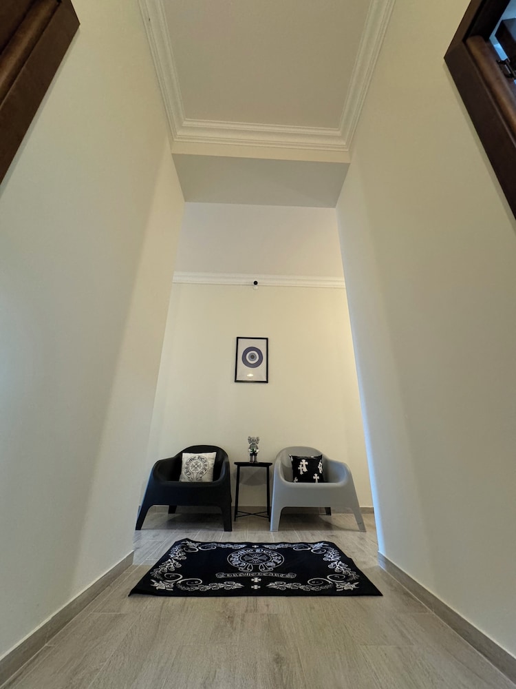 Velvet Vouge Hostel