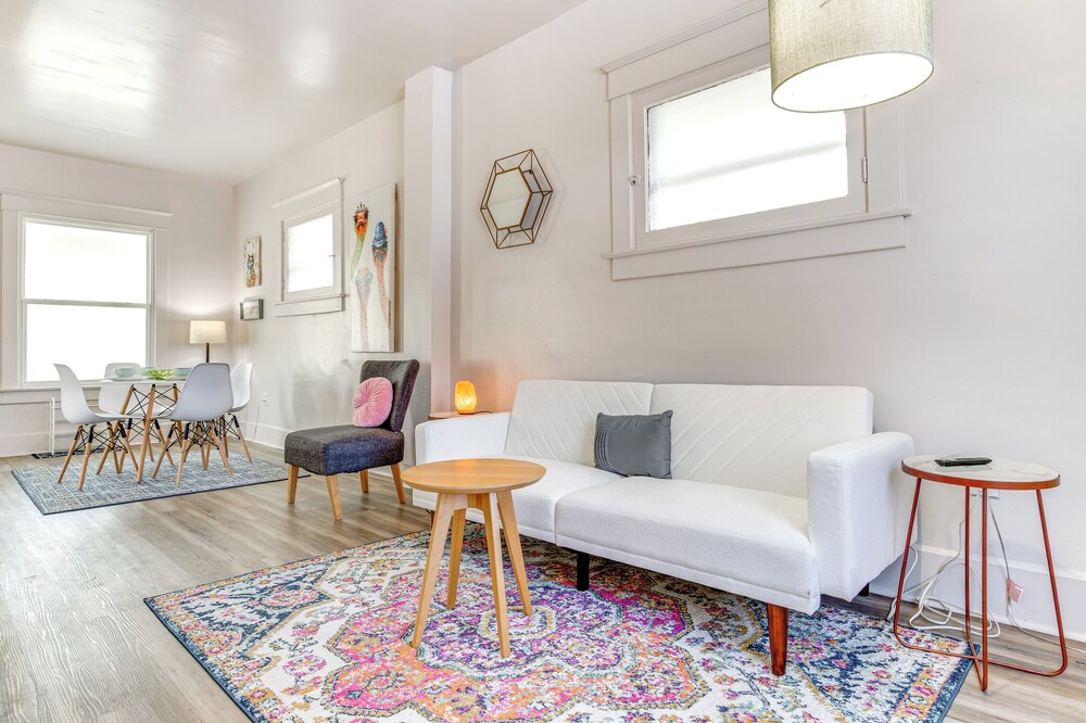 3 Mi to Dtwn Indy: Pet-friendly Home w/ Backyard!