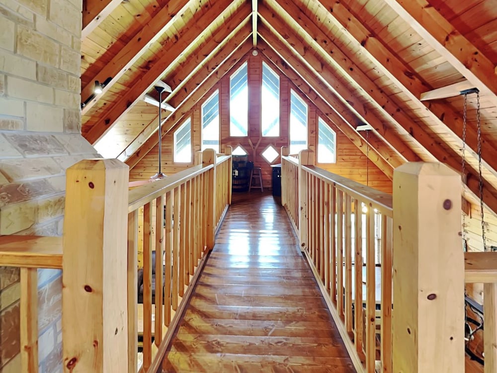 Mulbeary Mountain Cabin