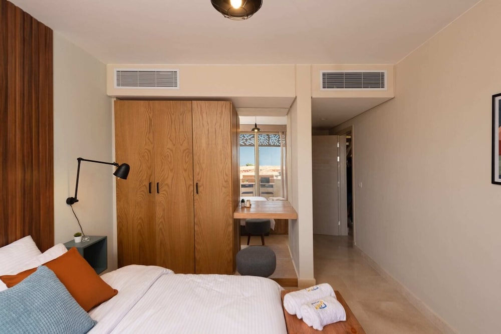 Xuru Stays I Sparky & Summery 2 BDR @ Mangroovy Free Beach & Pool Access