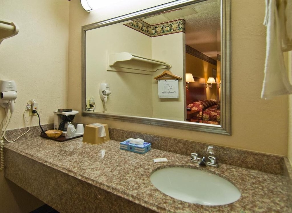 Winnie Inn Suites & RV Park