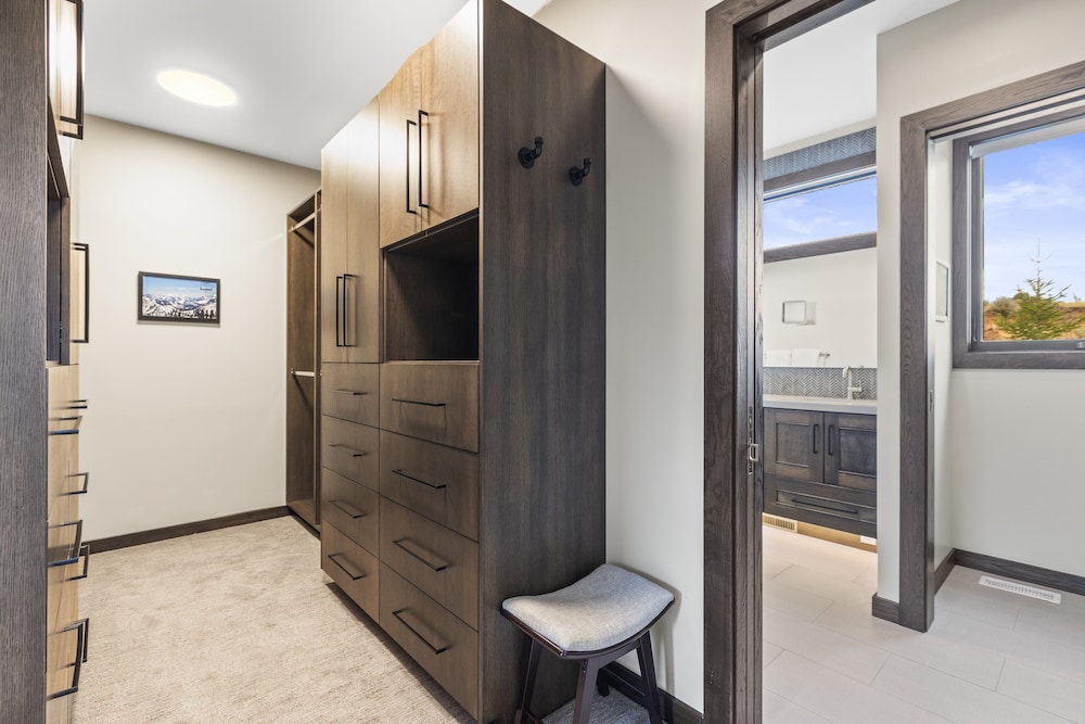 Nine Peaks 4 Bedroom Home