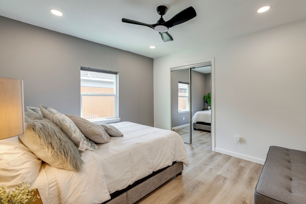 Updated Home w/ Hot Tub in Houston's Northside!