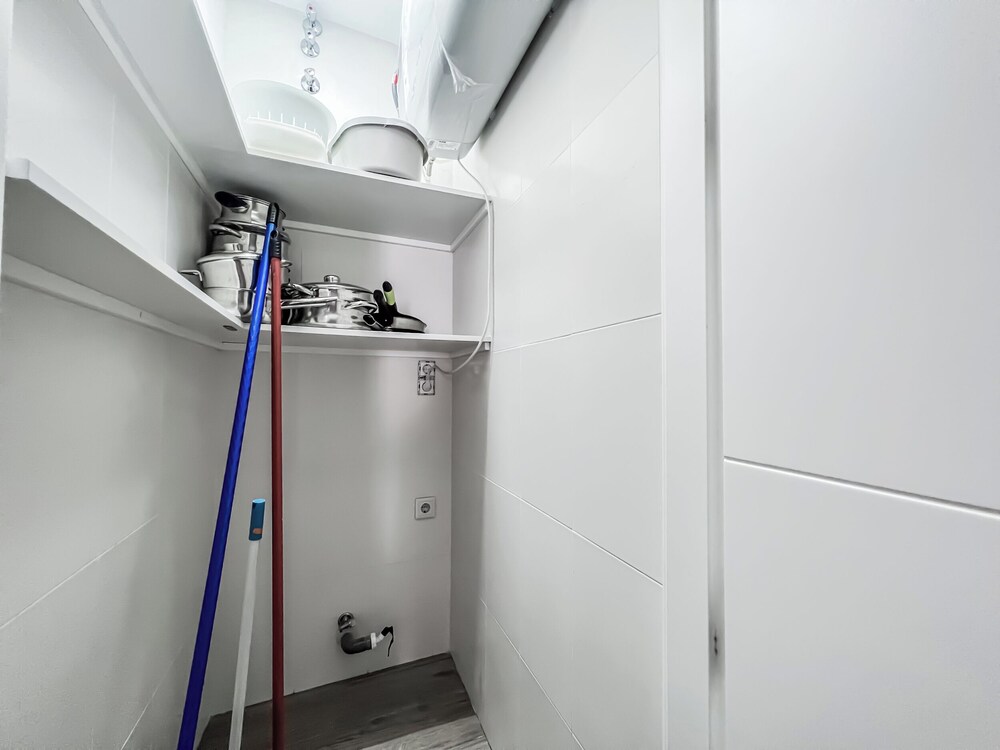 Cd-1382 Two Bedroom Apartment With Terrace