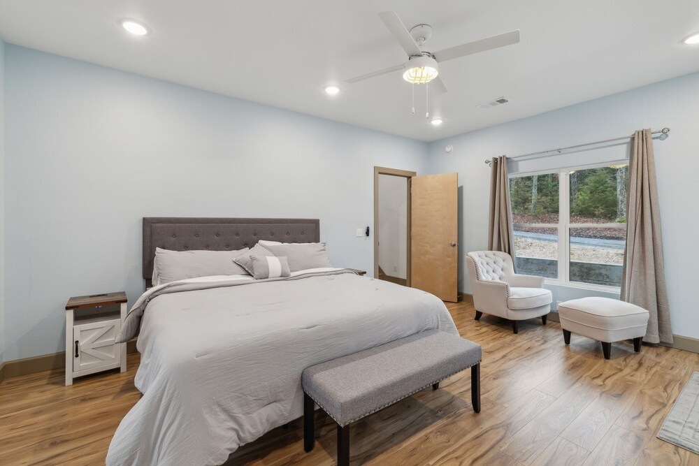 Lost Ridge Retreat 5 Bedroom Home