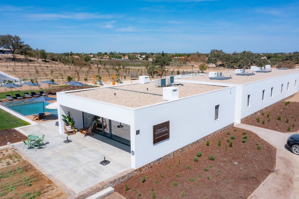 Hotel Quinta da Amendoeira - The Farmhouse - Image 1