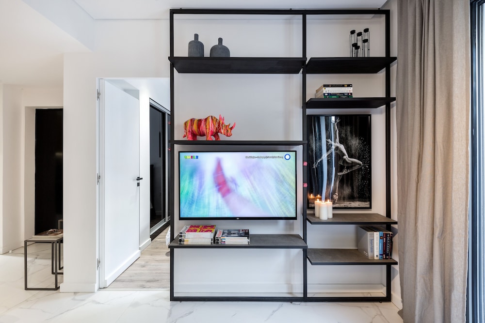 Elysan Urban Stays