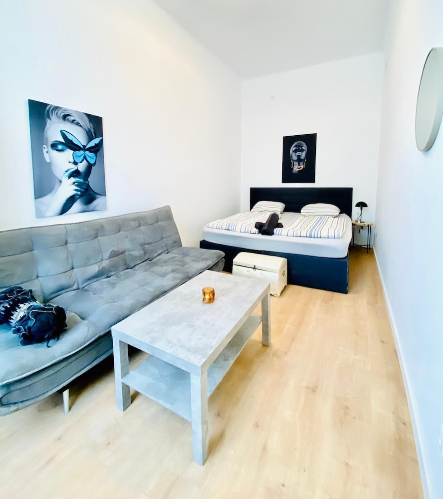 Comfortable 5BR Stay Near Westbahnhof