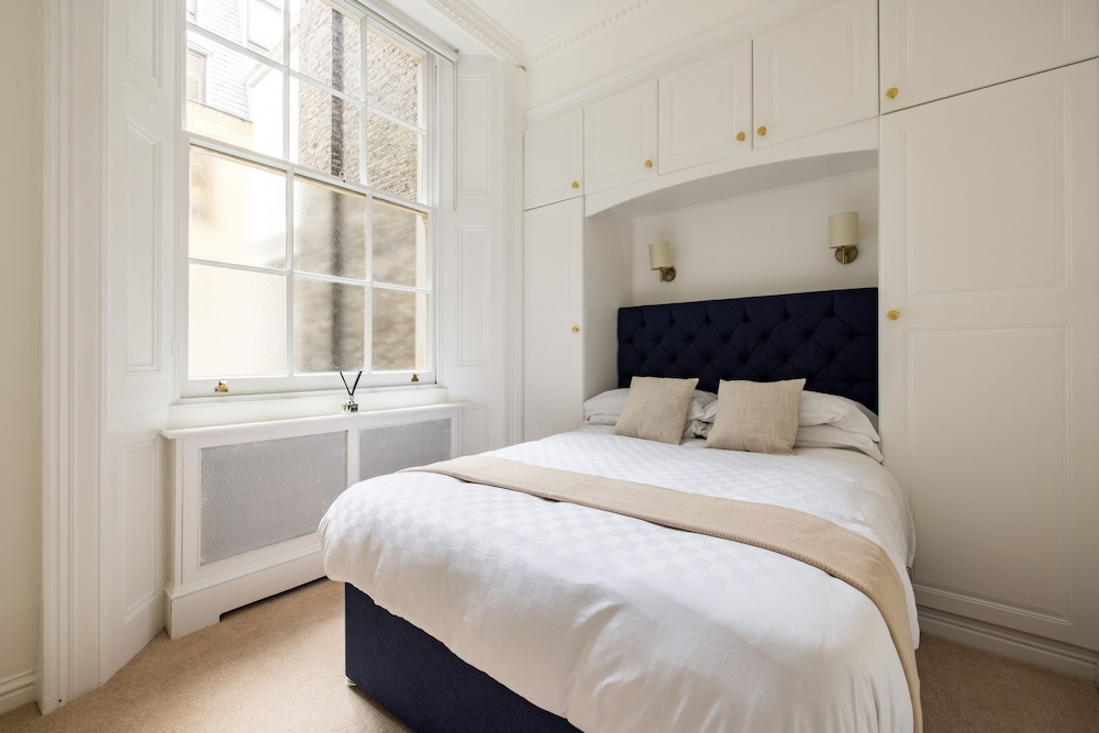 Luxury 2-bed Apartment in Knightsbridge