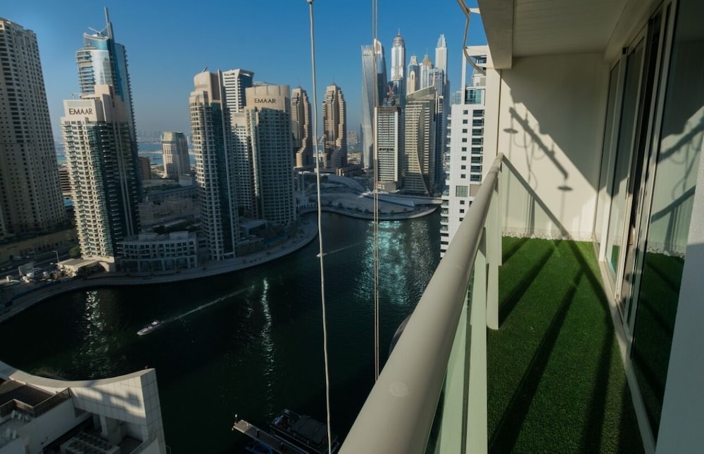 Marina Crown Tower