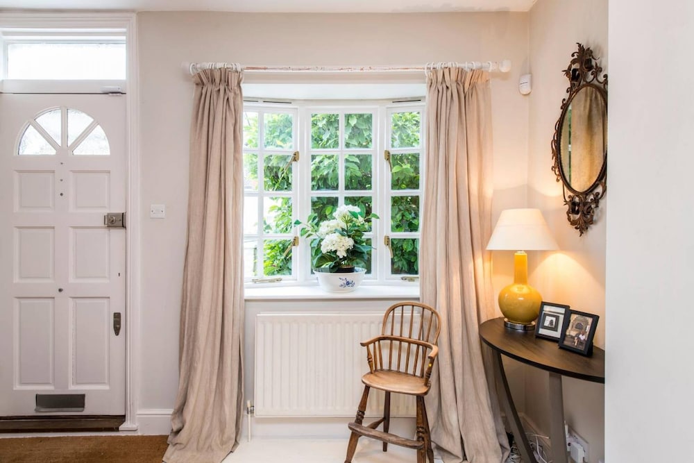 Delightful 2-bed Home Fulham