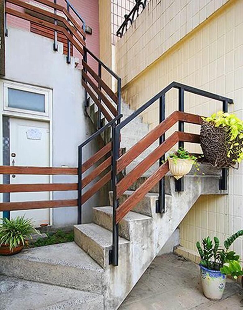 C T House
