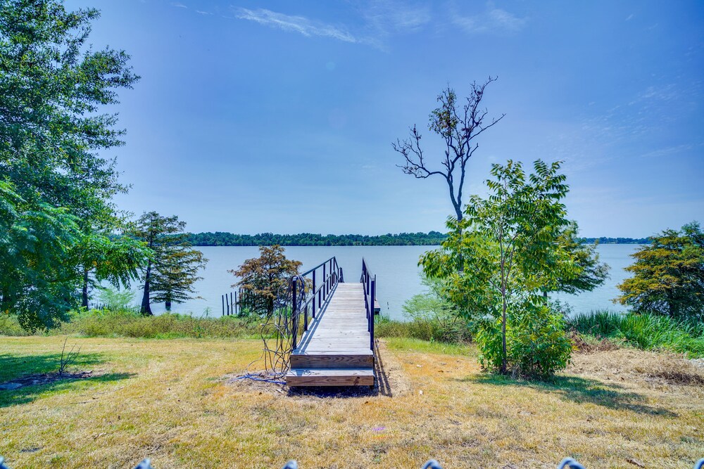 Lakefront Jonesville Cabin w/ Dock  Fire Pit! - Property Image 11