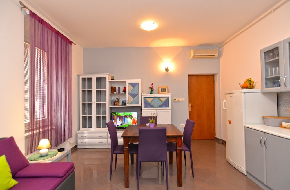 Apartment 1673 view 2