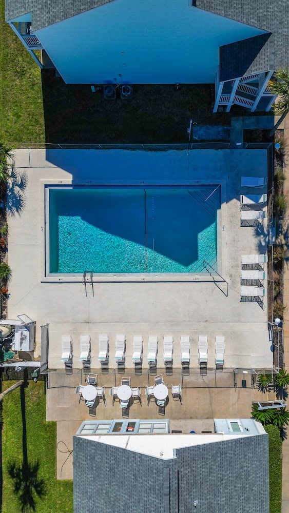 2BR Steps to Sand Pool, Near Pier Park + Free Attraction Tickets!