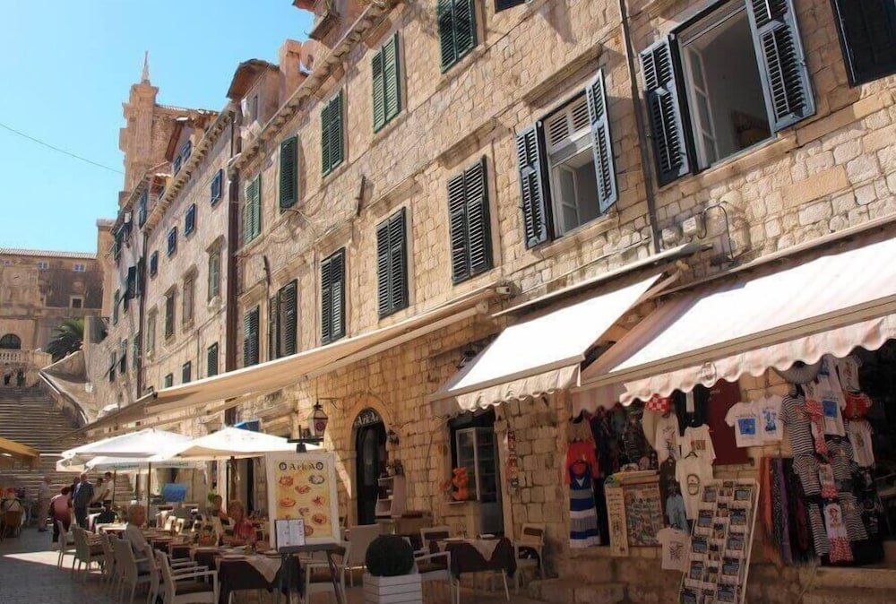 La Dolce Vita-Old Town