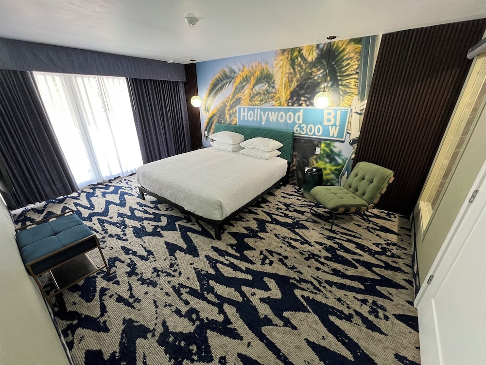 Lighthouse Inn & Suites