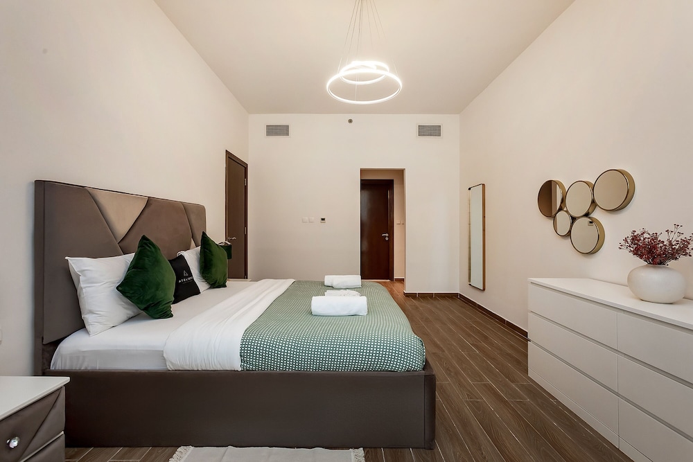 Stylish 1BR Apartment at Meera Tower