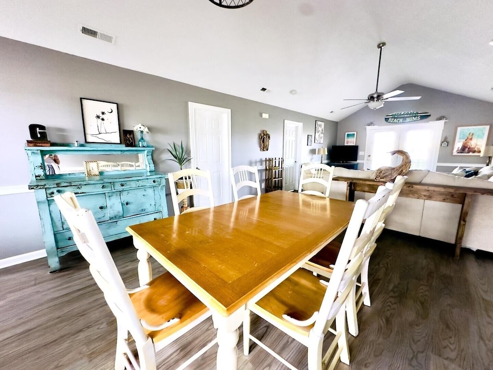 Casa De Verde 4 Bedroom Home by RedAwning view 5