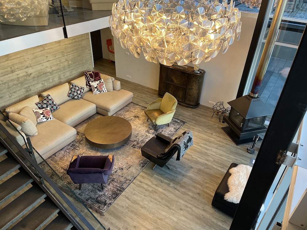 Grand Villa