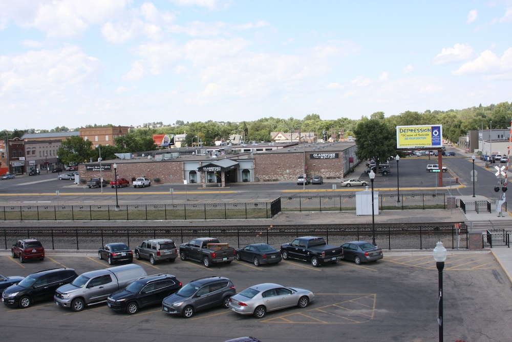 Gladstone Inn & Suites