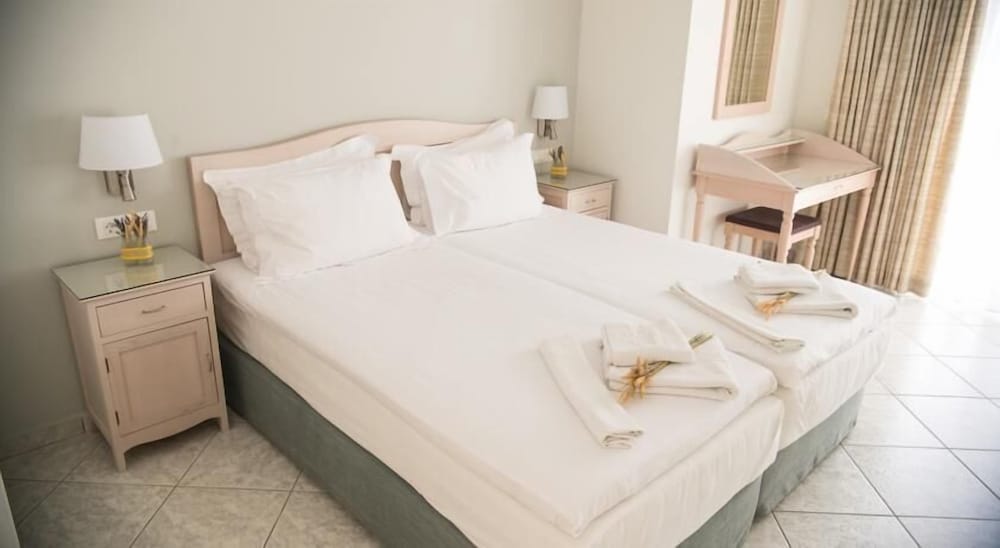 Maria Plomari Apartments photo 2