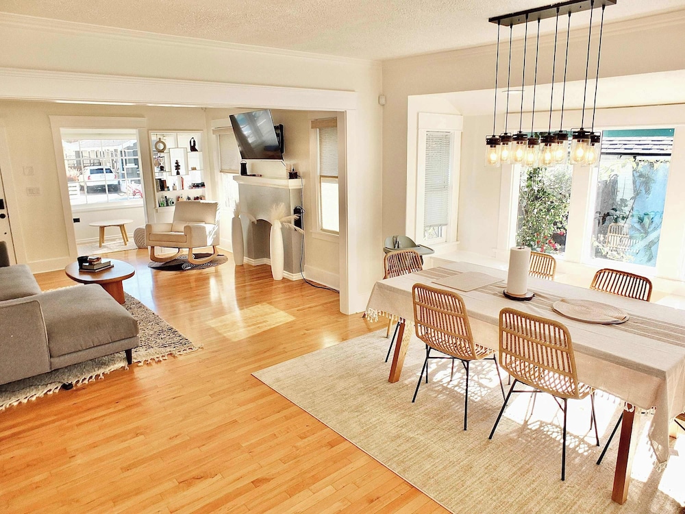Beach City Craftsman - Walk to Beach