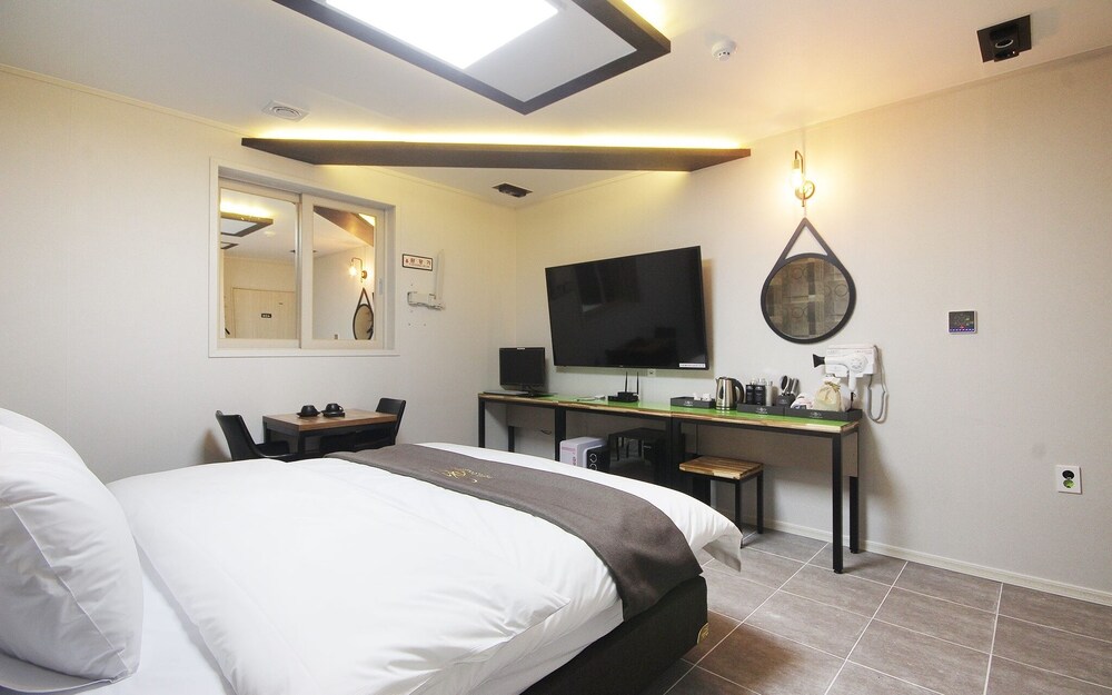 hotel room