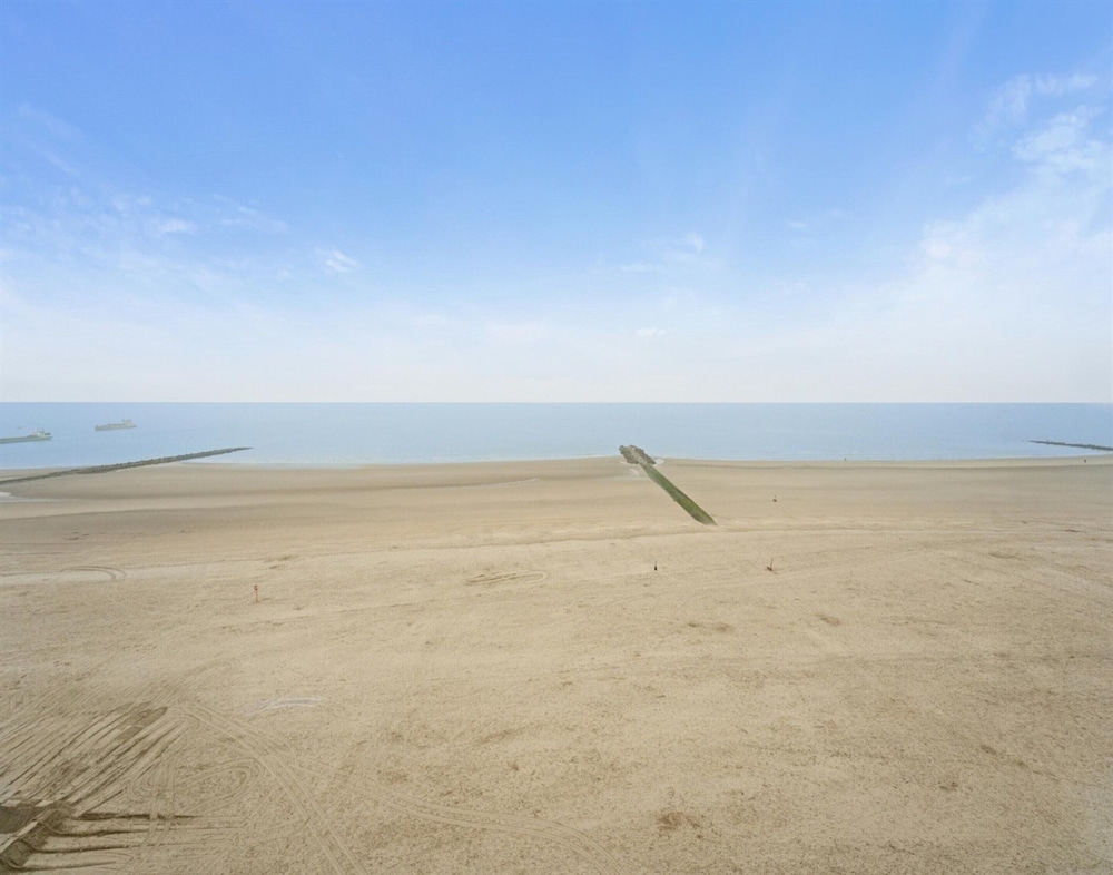 Flat in Blankenberge With Ocean Views