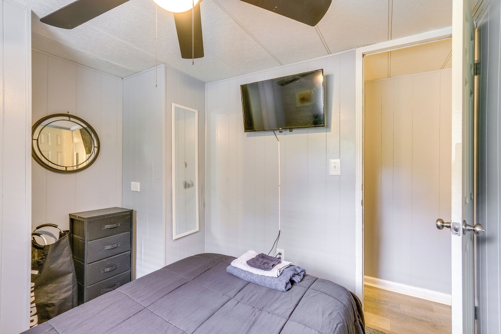 1 Mi to Sands Beach: Walkable Island Home w/ Yard!