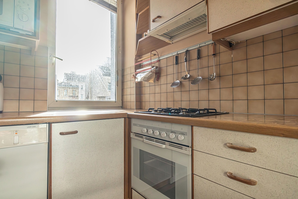 Beautiful 1BR Near Wiener Stadthalle