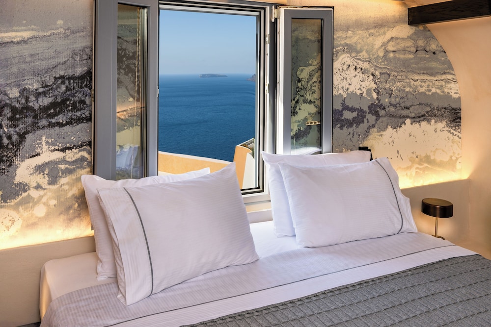 ArmonOia Suites