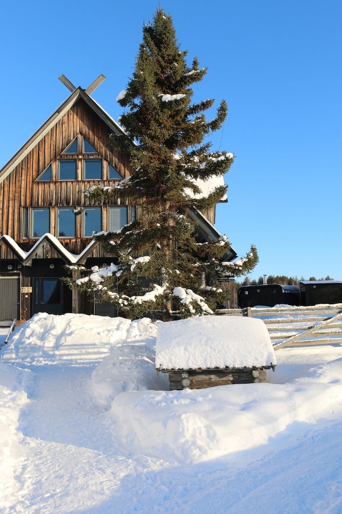 Shaman Village - Resort & Glass Igloos