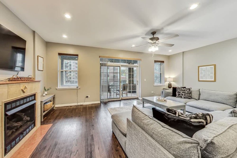 South Loop Three Bedroom Two Bath Home