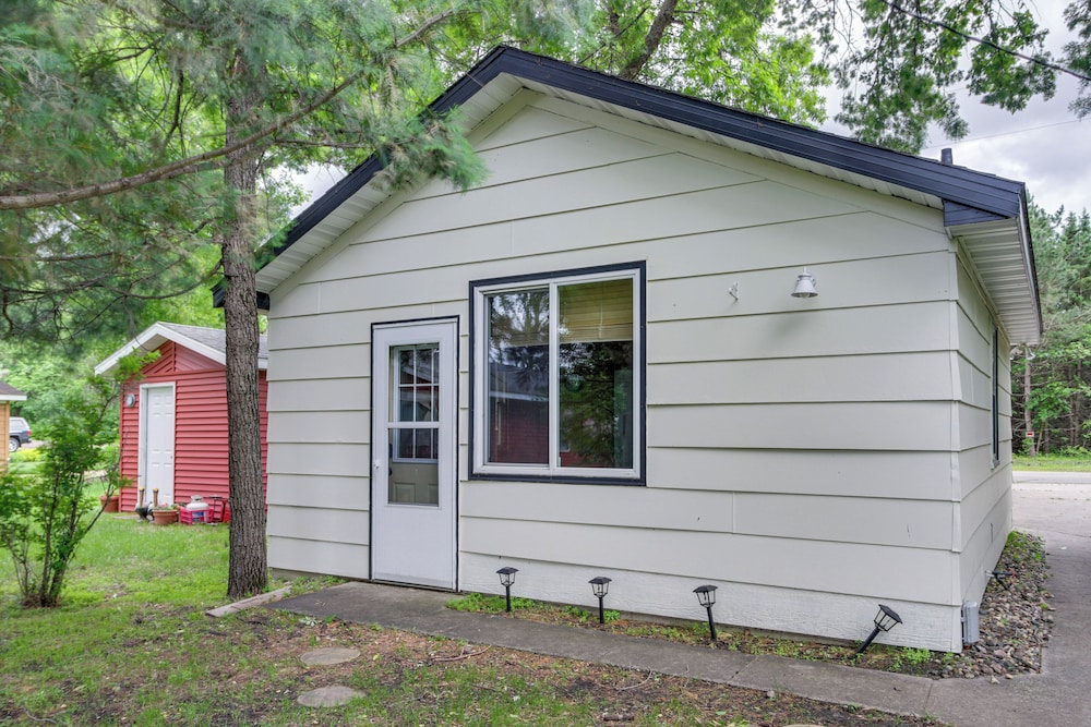 Lakefront Pelican Rapids Cabin w/ Boat Dock!