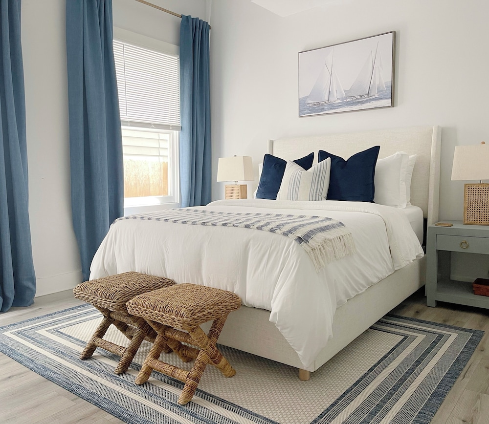 Stylish 1900s Renovated Apartments