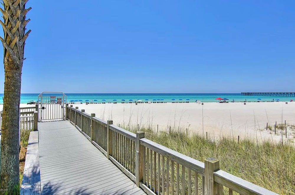 Beachfront Bliss Awaits: 2-bed, 2-bath Condo at Sterling Reef - Sleeps 6!