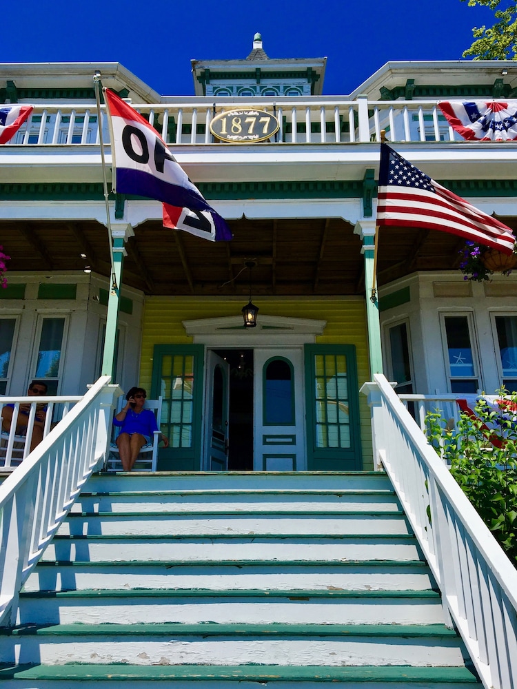 Captain Sawyer's Bed & Breakfast