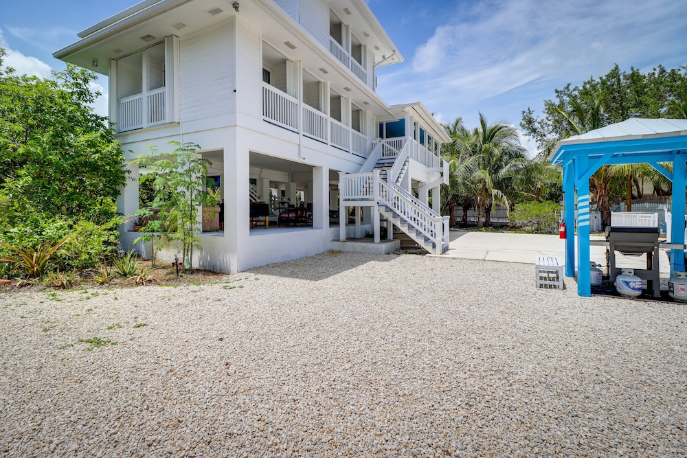 Walk to Beach! Key West Paradise w/ Ocean View