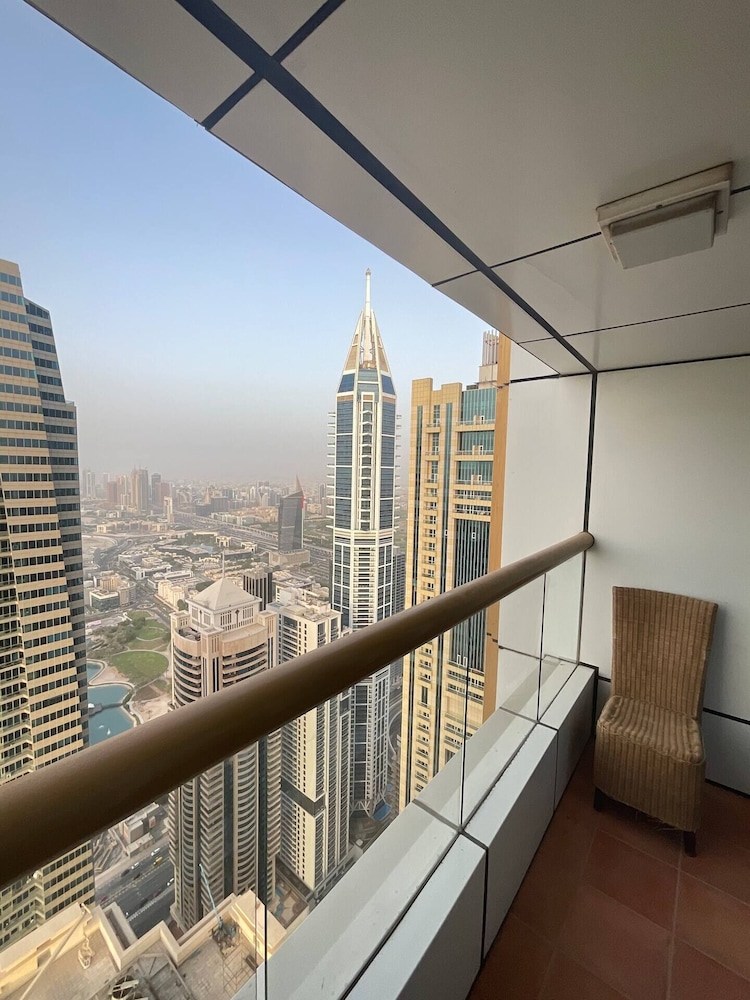 Marina Marvel Room Elite Residences